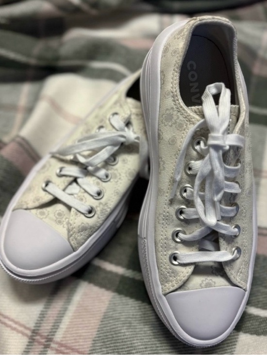 Converse Cream Floral Low Top Sneakers - Picture 9 of 9